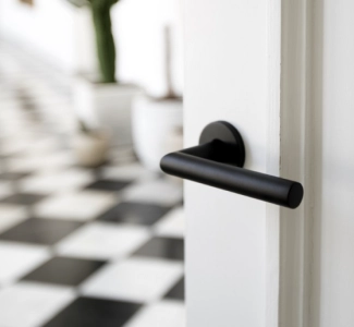 Feronerie pentru uși de interior